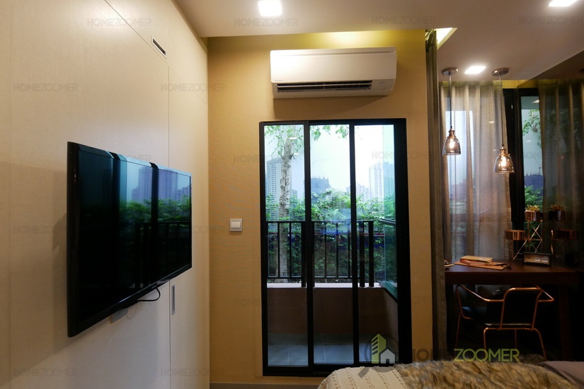 Brown Condo phaholyothin 67