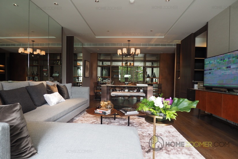 Issara Collection Sathorn