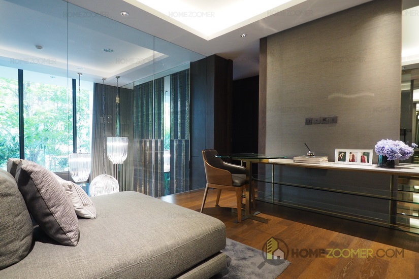 Issara Collection Sathorn