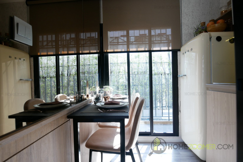 BROWN CONDO HUAI KHWANG