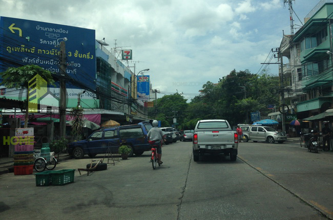 Baan Klang Mueng Viphawadi 