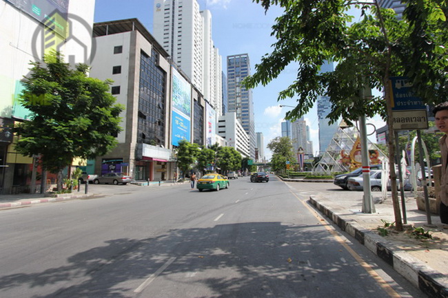 Ashton Silom 