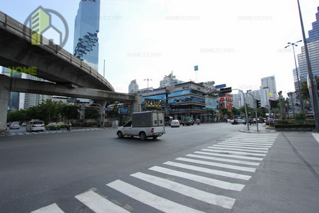 Ashton Silom 