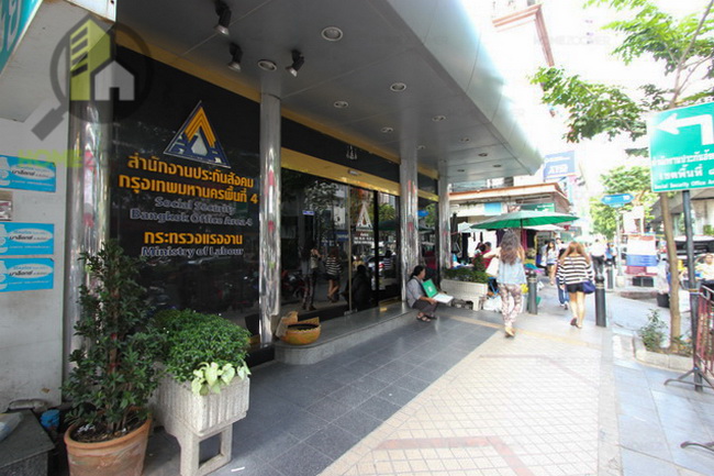 Ashton Silom 