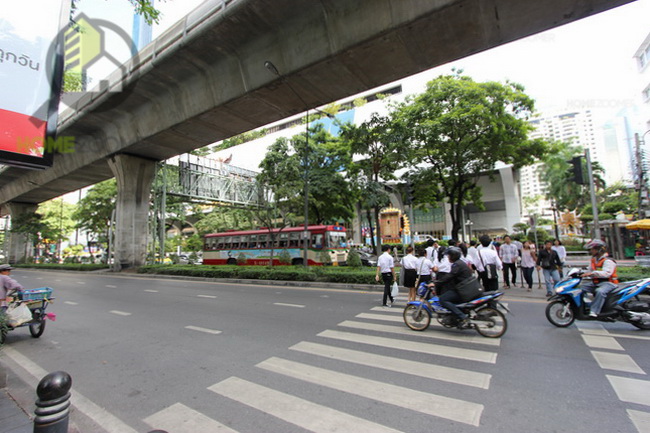 Ashton Silom 