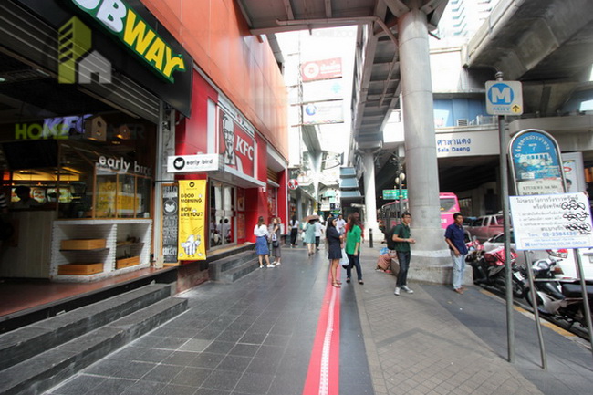 Ashton Silom 