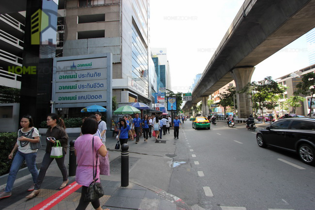 Ashton Silom 