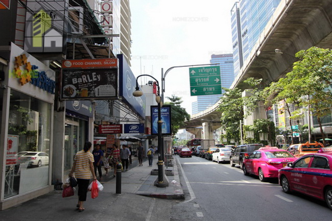 Ashton Silom 