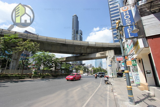 Ashton Silom 