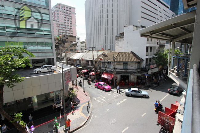 Ashton Silom 