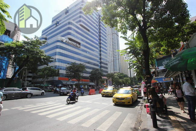 Ashton Silom 