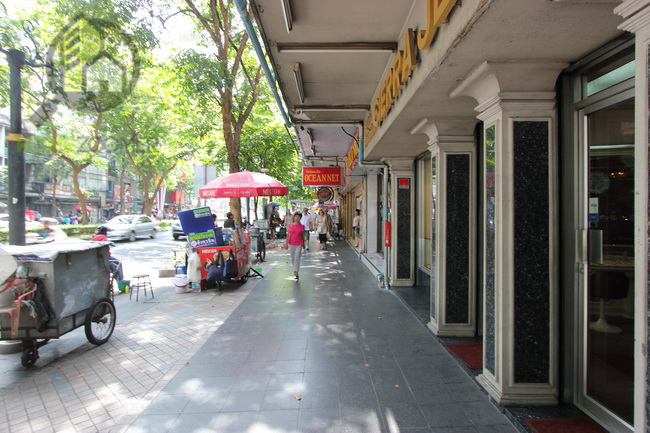 Ashton Silom 