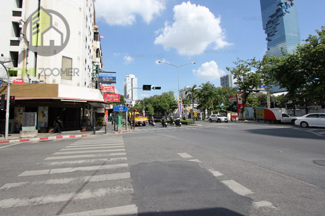 Ashton Silom 