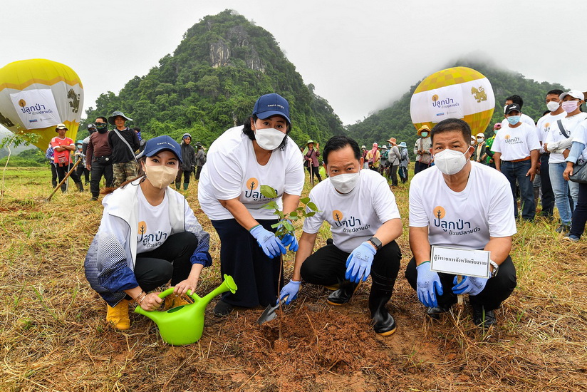 สิงห์ เอสเตท มุ่งสู่การเป็นองค์กร Carbon Neutrality 2030 จับมือพันธมิตร สยามคูโบต้า ไทยคม Kick off แคมเปญ “ปลูกป่าด้วยปลายนิ้ว” ตั้งเป้าสร้างพื้นที่ป่า 1 ล้านตร.ม. บริเวณสิงห์ ปาร์ค เชียงราย