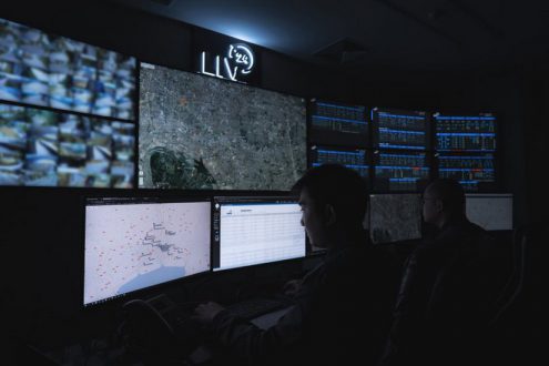 LIV-24 เป็นบริการดูแลความปลอดภัยจากศูนย์ LIV-24 Command Centre ควบคุมทุกเหตุการณ์แบบเรียลไทม์ตลอด 24 ชั่วโมง