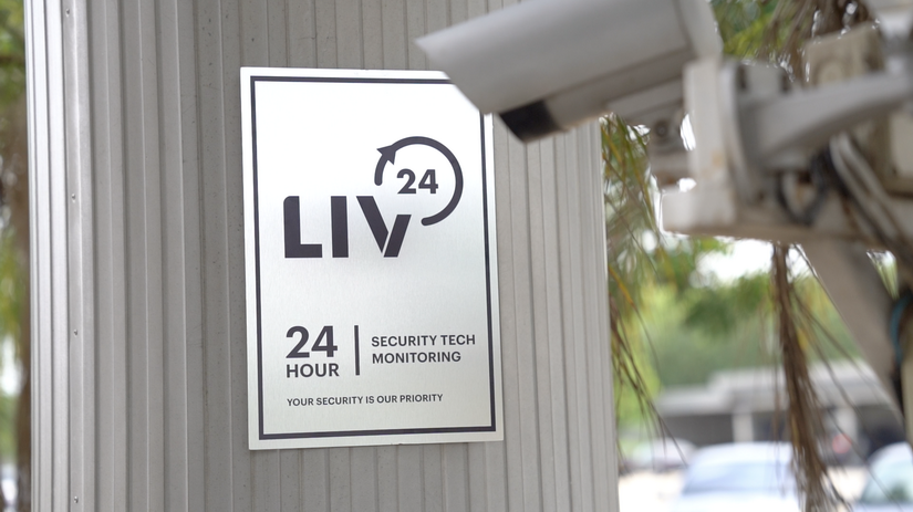 LIV-24 เป็นบริการดูแลความปลอดภัยจากศูนย์ LIV-24 Command Centre ควบคุมทุกเหตุการณ์แบบเรียลไทม์ตลอด 24 ชั่วโมง