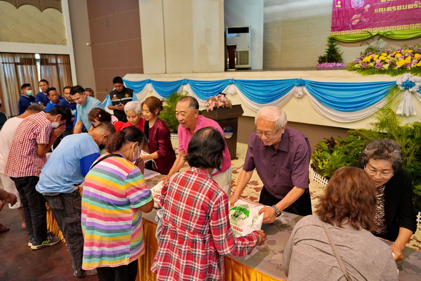 ชาญอิสสระมอบข้าวสารวันตรุษจีน ต่อเนื่องเป็นปีที่ 48