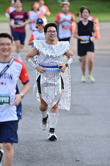 “ออริจิ้น” รณรงค์ลดขยะใส่ใจสิ่งแวดล้อม งานวิ่งรักษ์โลก "Origin Save The World Run 2023" นักวิ่งล้นสวนหลวง ร.9 กว่า 2,000 คน สมทบทุนมูลนิธิรามาธิบดี 100,000 บาท